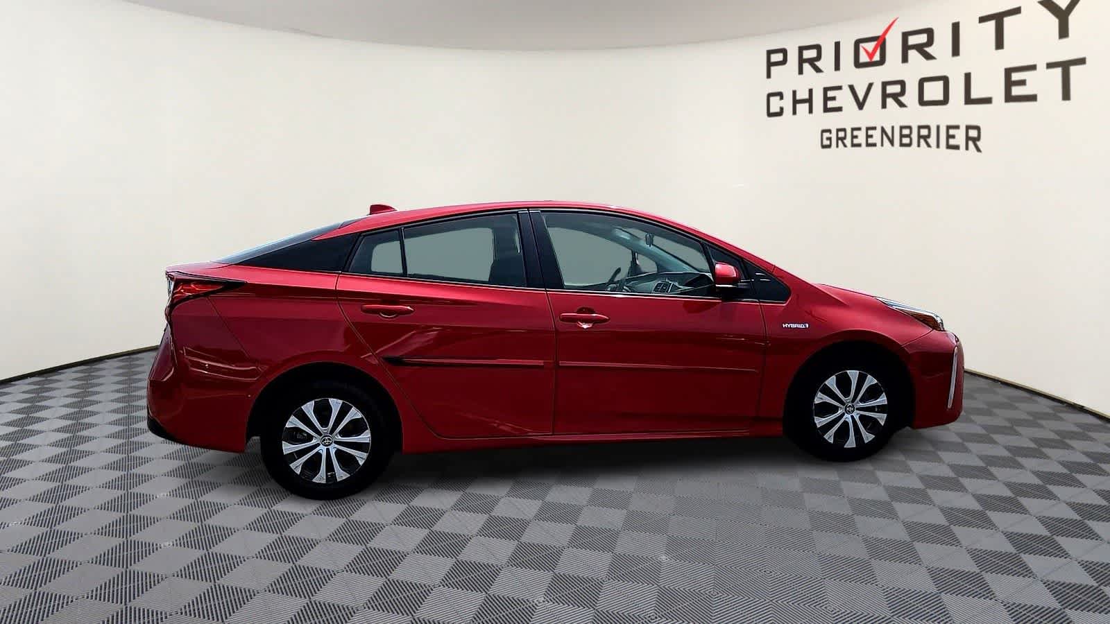 Thumbnail: 2022 Toyota Prius - 9