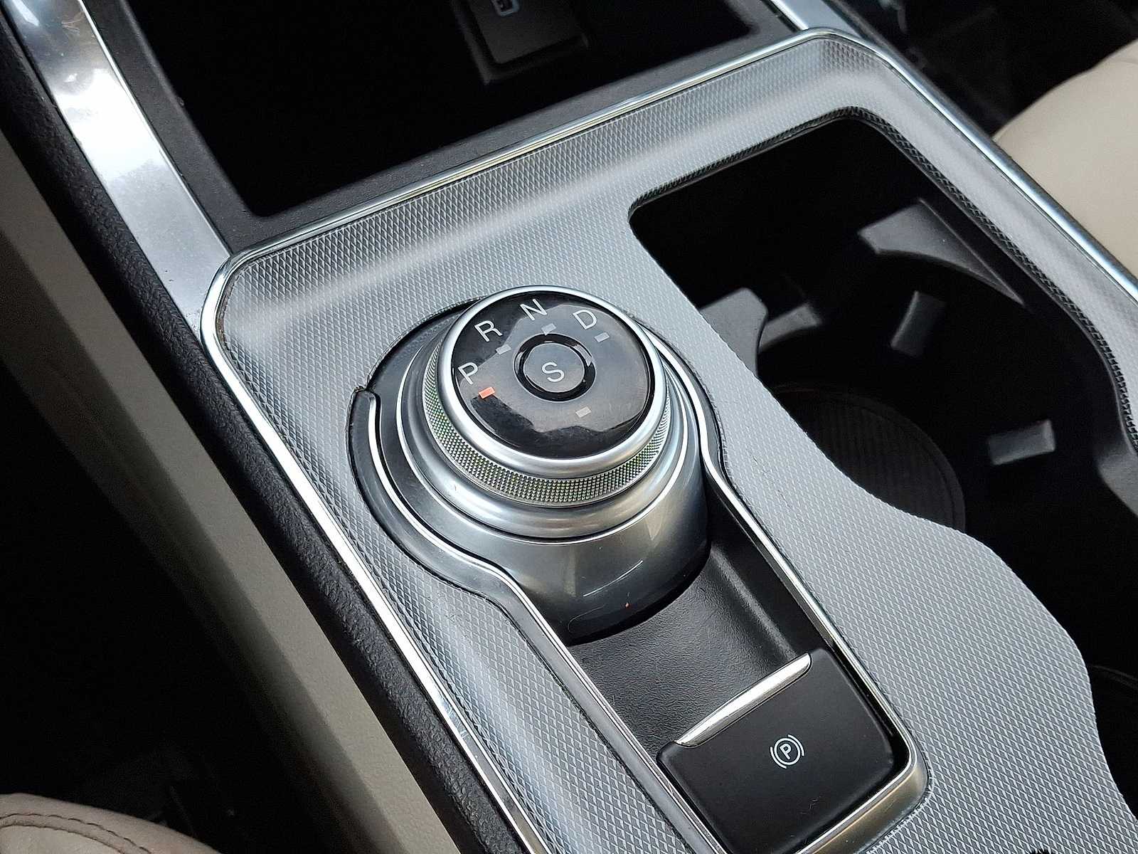 Thumbnail: 2022 Ford Edge - 21