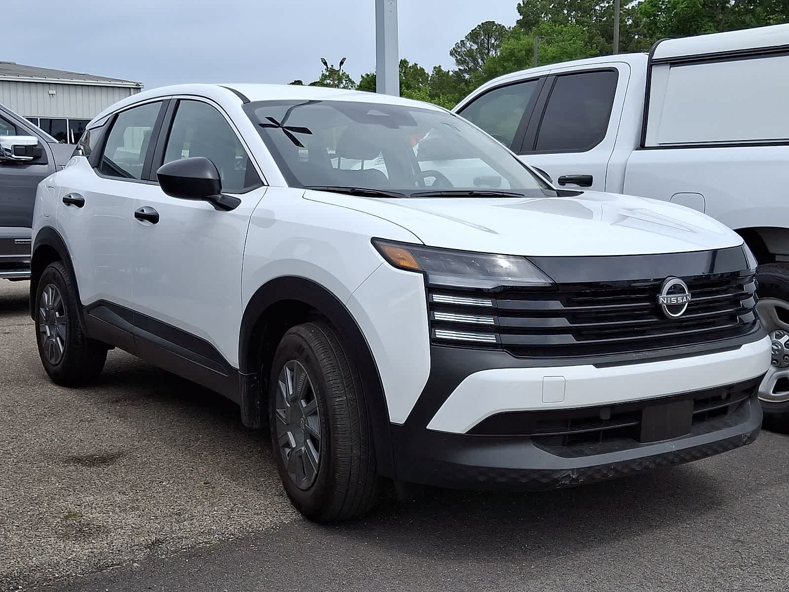 Thumbnail: 2025 Nissan Kicks - 2