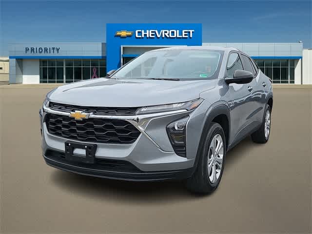 Thumbnail: 2024 Chevrolet Trax - 1