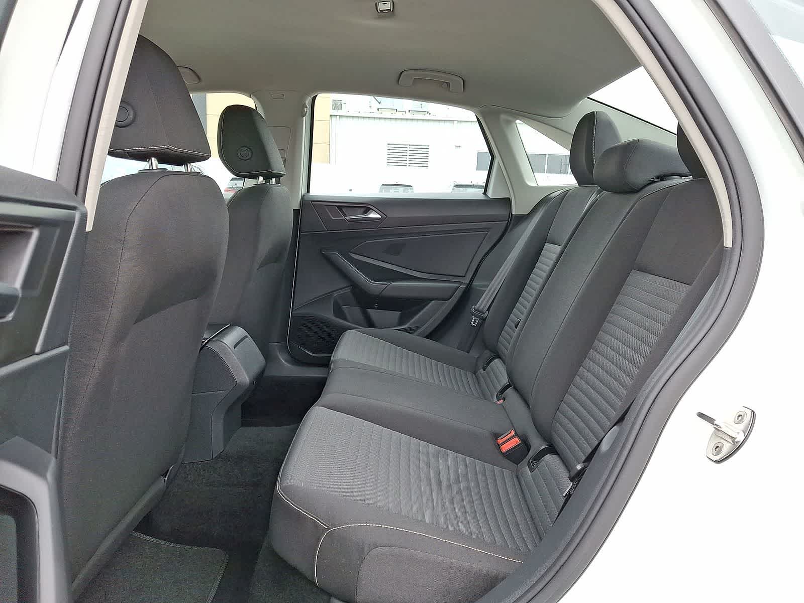 Thumbnail: 2024 Volkswagen Jetta - 27