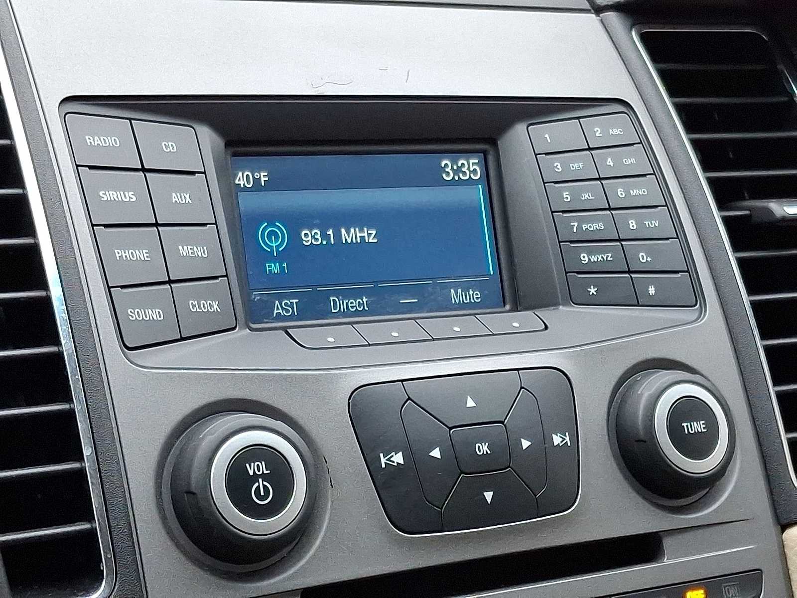 Thumbnail: 2018 Ford Taurus - 19