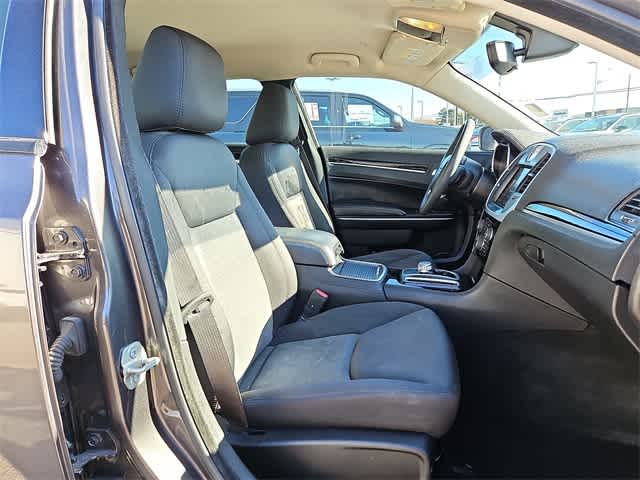 Thumbnail: 2023 Chrysler 300 - 32