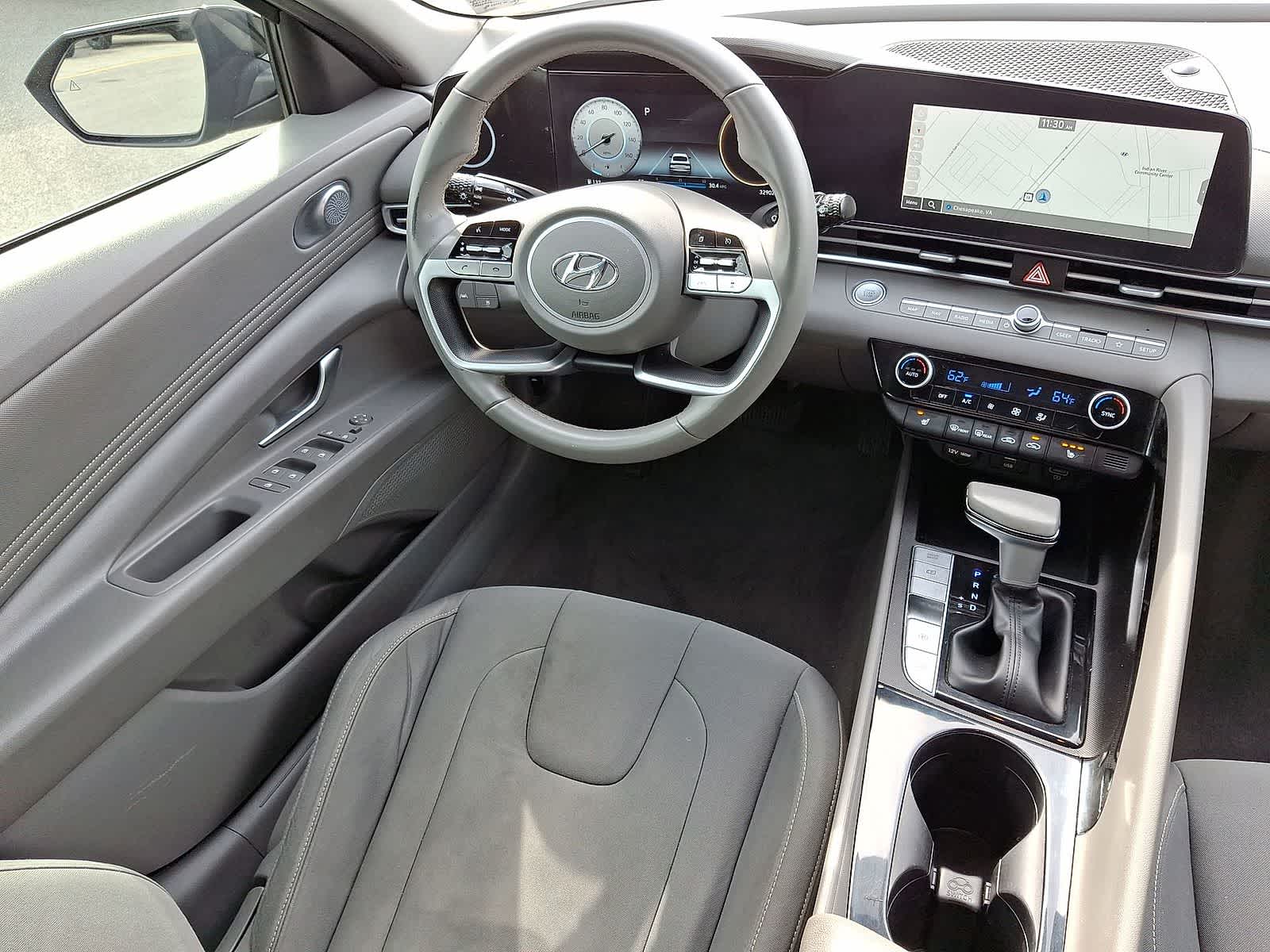 Thumbnail: 2023 Hyundai Elantra - 10