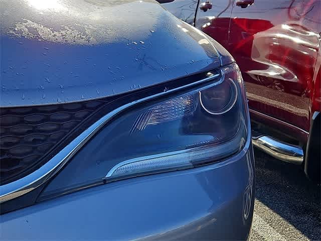 2016 Chrysler 200 Limited photo 4