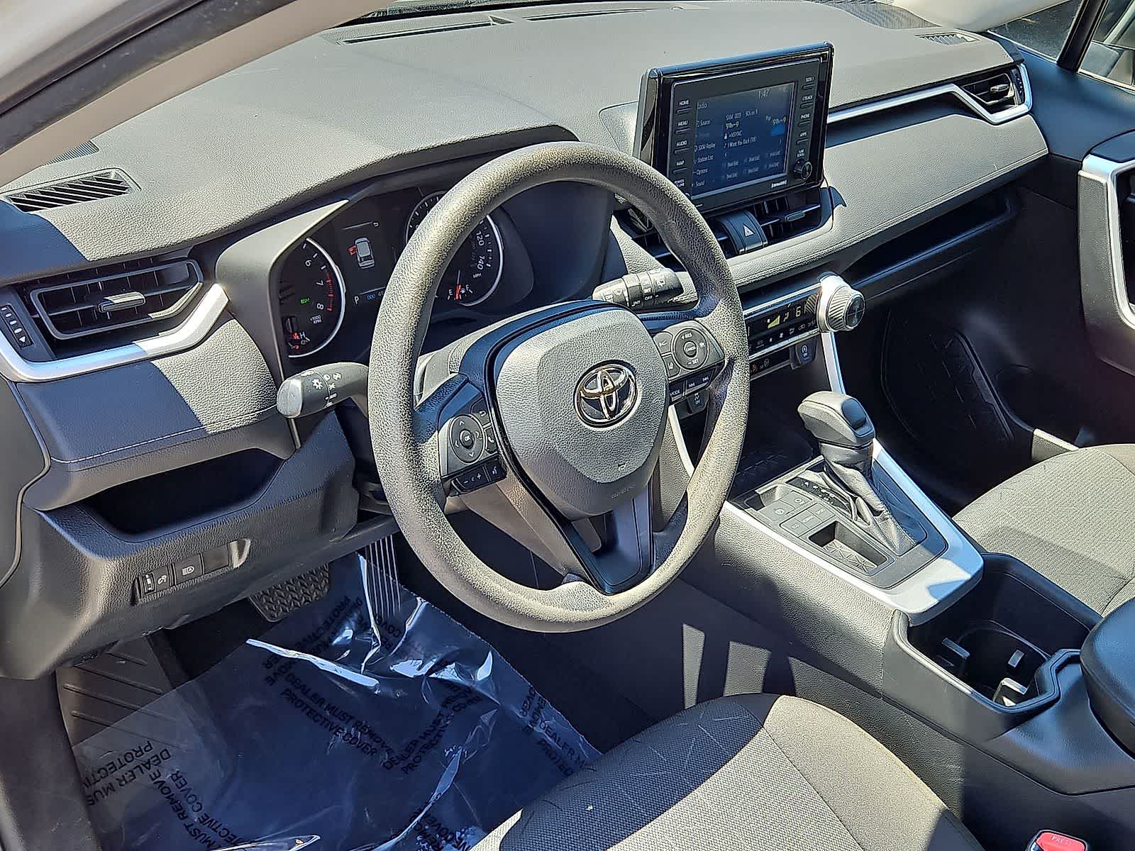 Thumbnail: 2022 Toyota RAV4 - 16