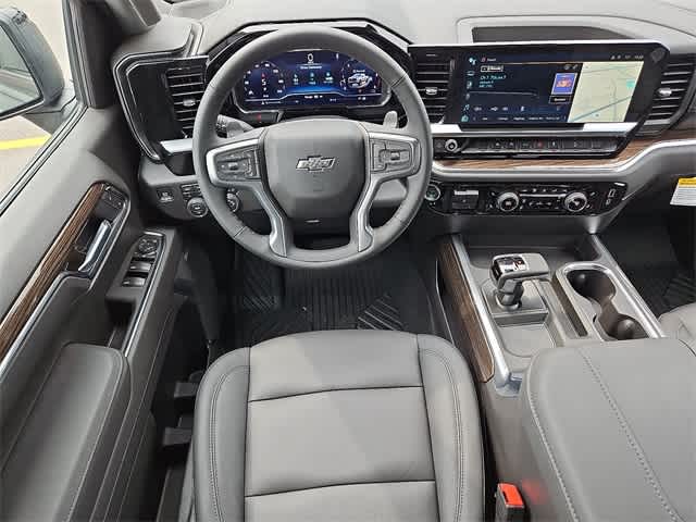 2025 Chevrolet Silverado 1500  9