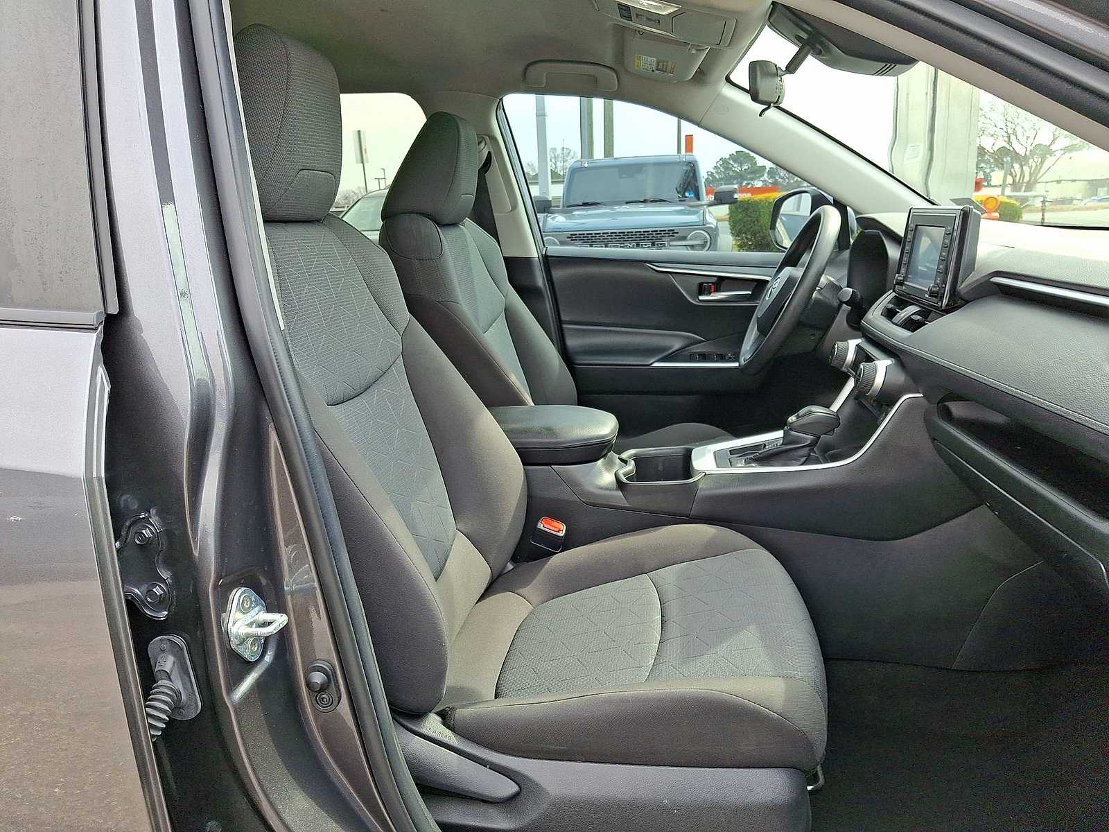 Thumbnail: 2022 Toyota RAV4 - 32