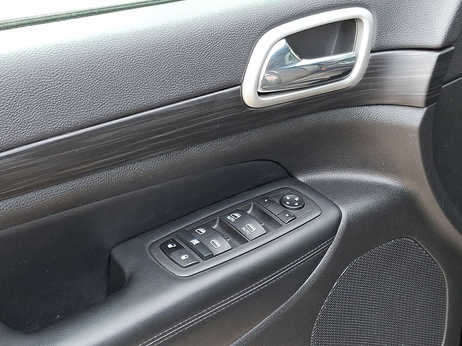 Thumbnail: 2022 Jeep Grand Cherokee - 29