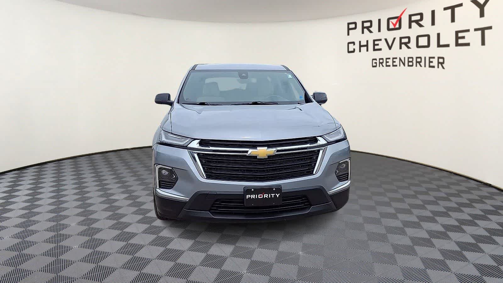 Thumbnail: 2023 Chevrolet Traverse - 3
