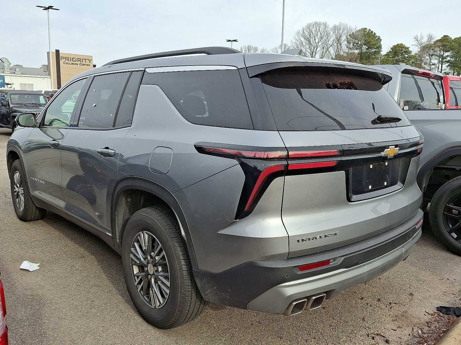 Thumbnail: 2025 Chevrolet Traverse - 4