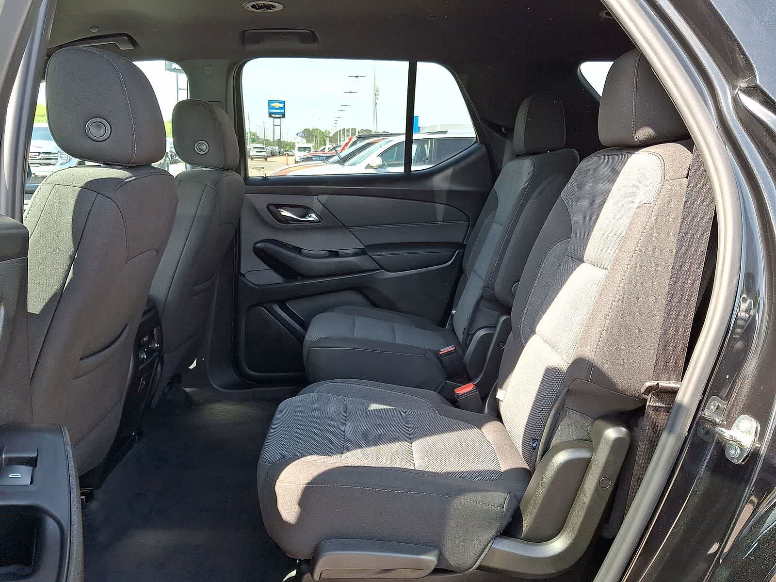 Thumbnail: 2023 Chevrolet Traverse - 29