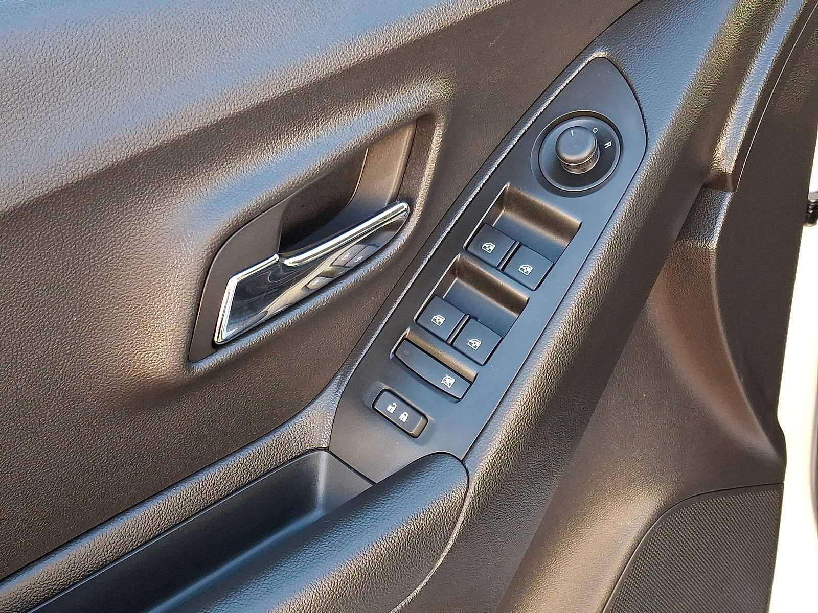 Thumbnail: 2019 Chevrolet Trax - 27