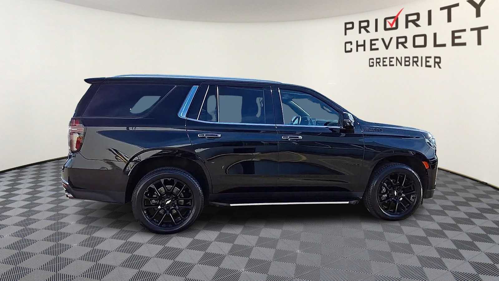 Thumbnail: 2023 Chevrolet Tahoe - 9