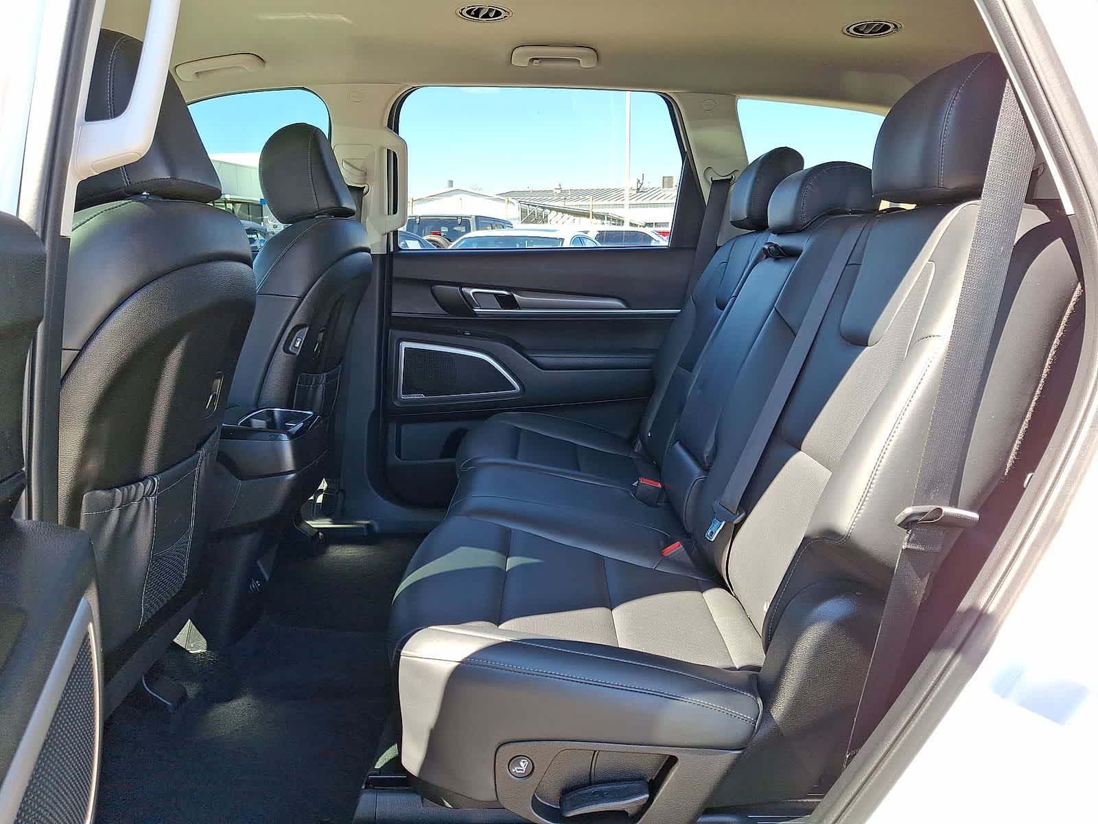 Thumbnail: 2022 Kia Telluride - 30