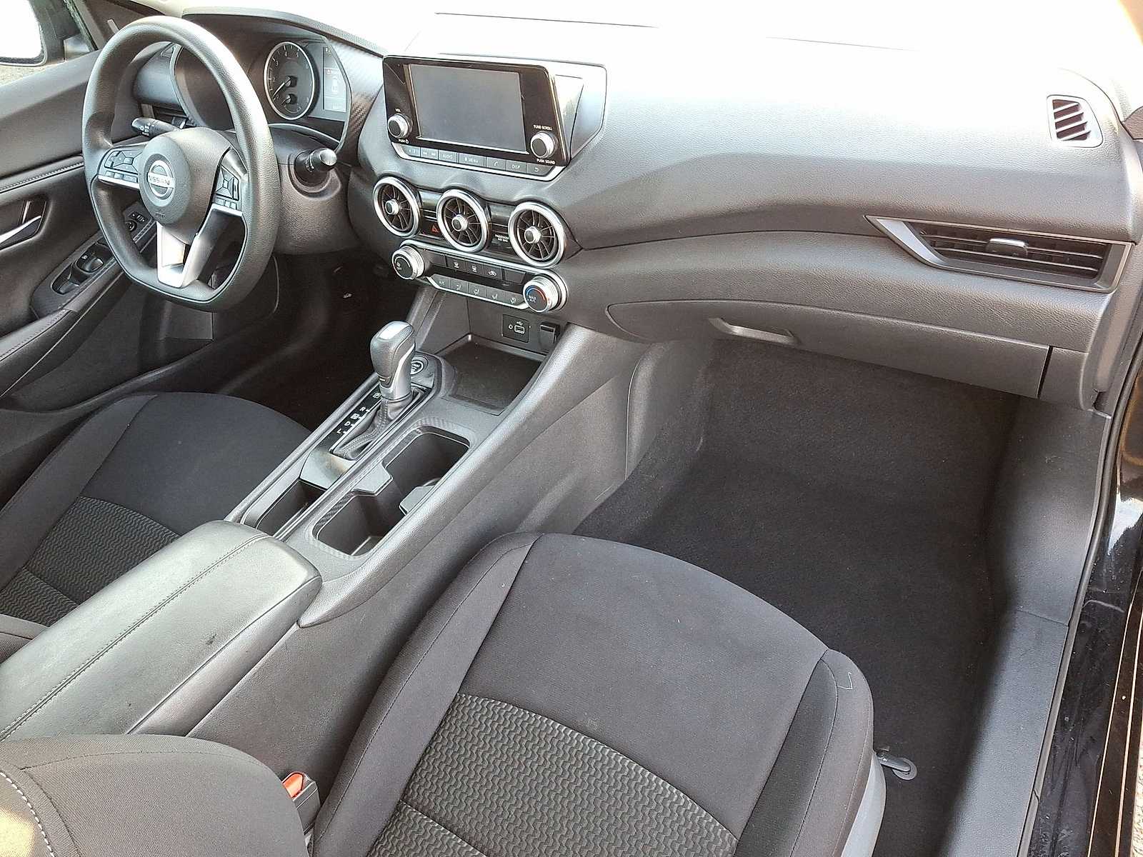 Thumbnail: 2021 Nissan Sentra - 32