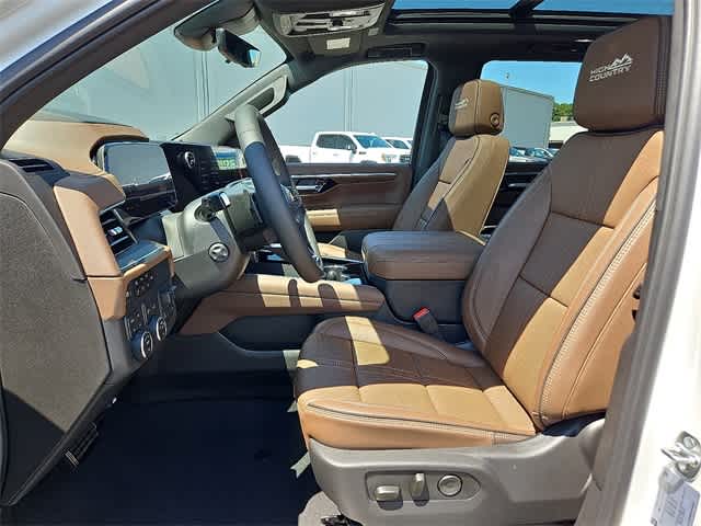 Thumbnail: 2025 Chevrolet Tahoe - 12
