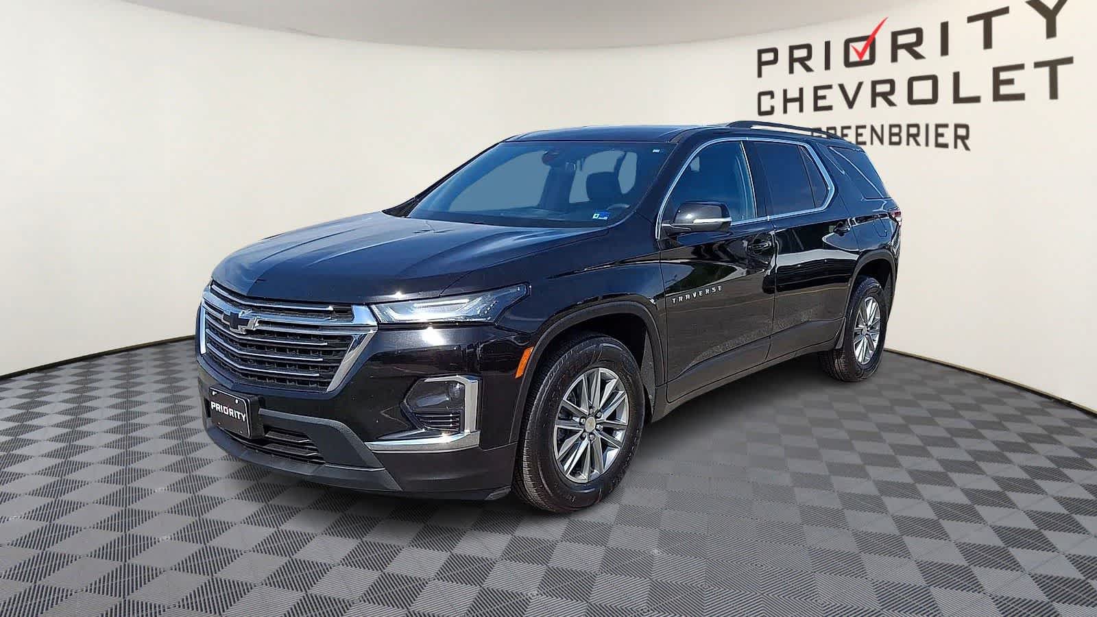 Thumbnail: 2023 Chevrolet Traverse - 3