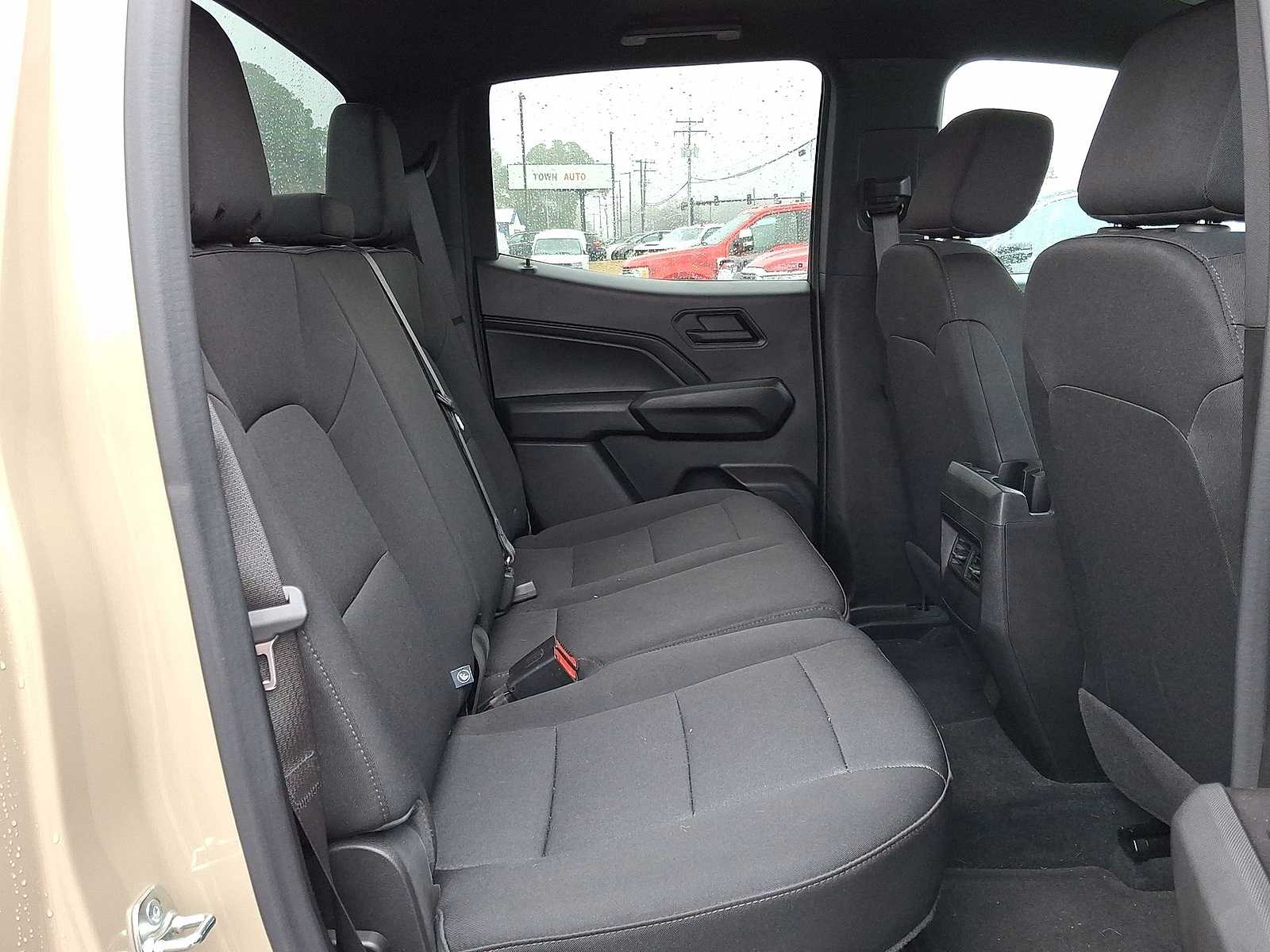 Thumbnail: 2024 Chevrolet Colorado - 31