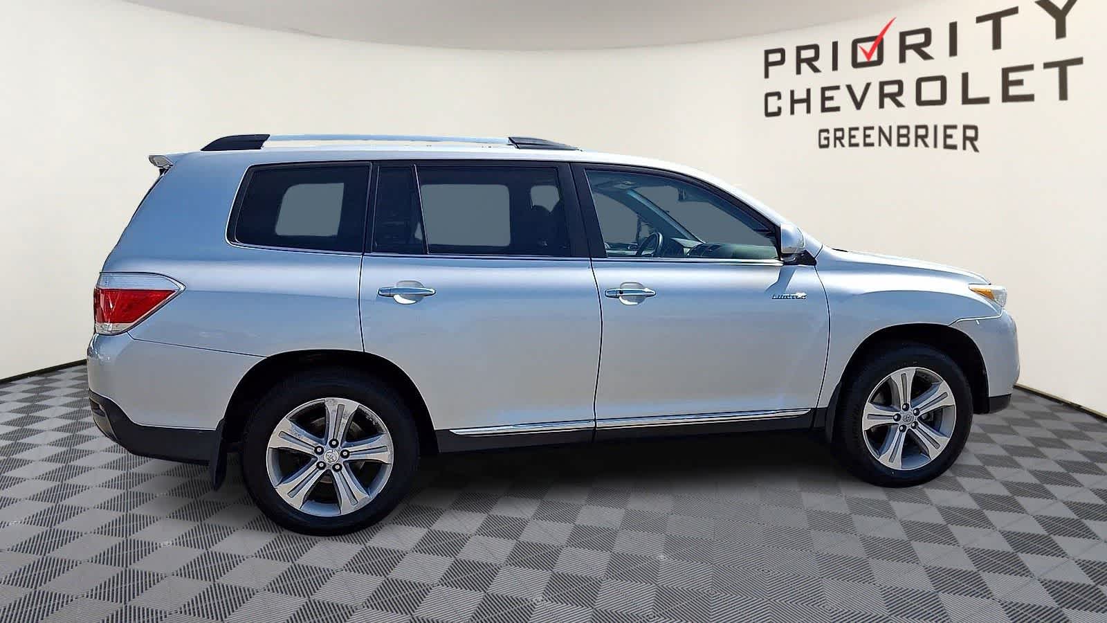 Thumbnail: 2012 Toyota Highlander - 9