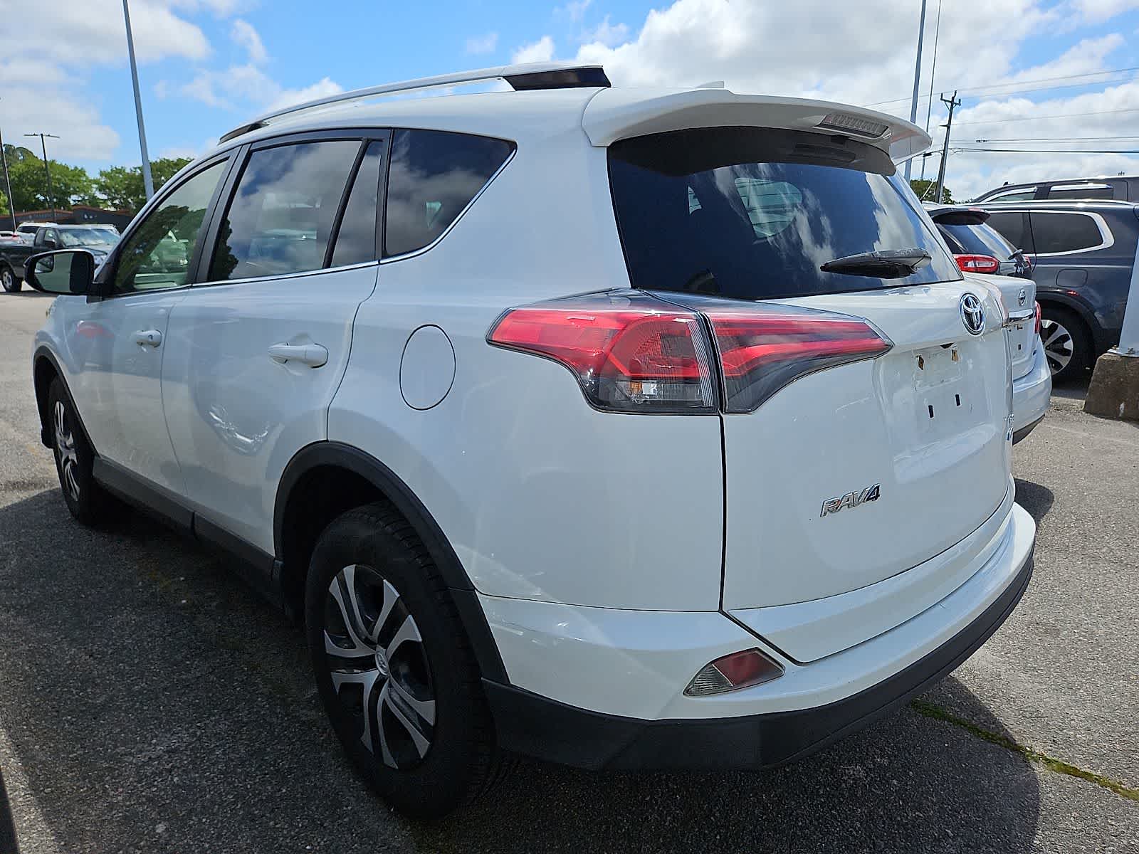 Thumbnail: 2016 Toyota RAV4 - 4