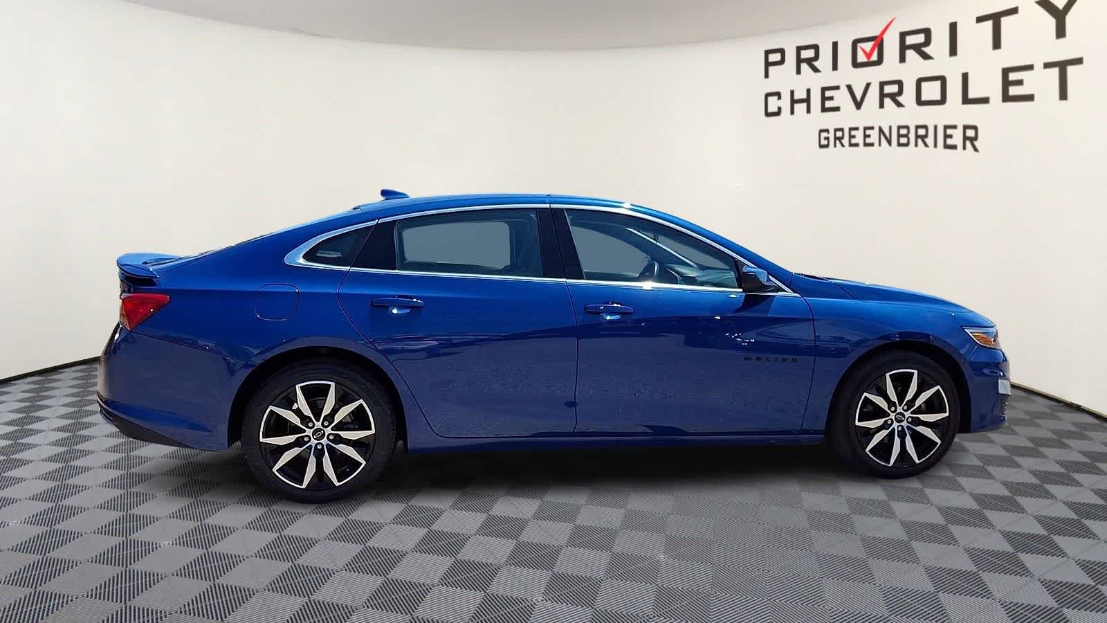 Thumbnail: 2023 Chevrolet Malibu - 9