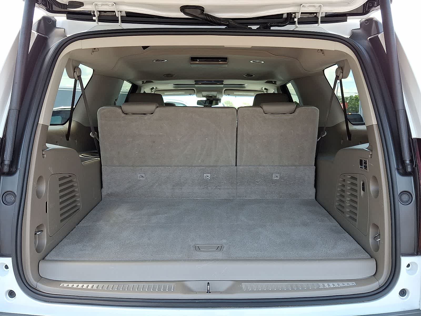 Thumbnail: 2019 Chevrolet Suburban - 33