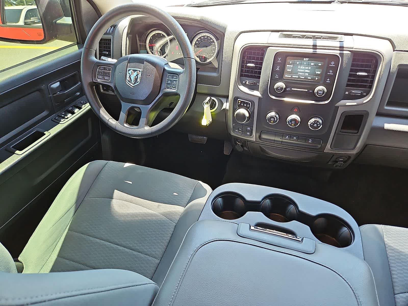 Thumbnail: 2019 RAM 1500 Classic - 10