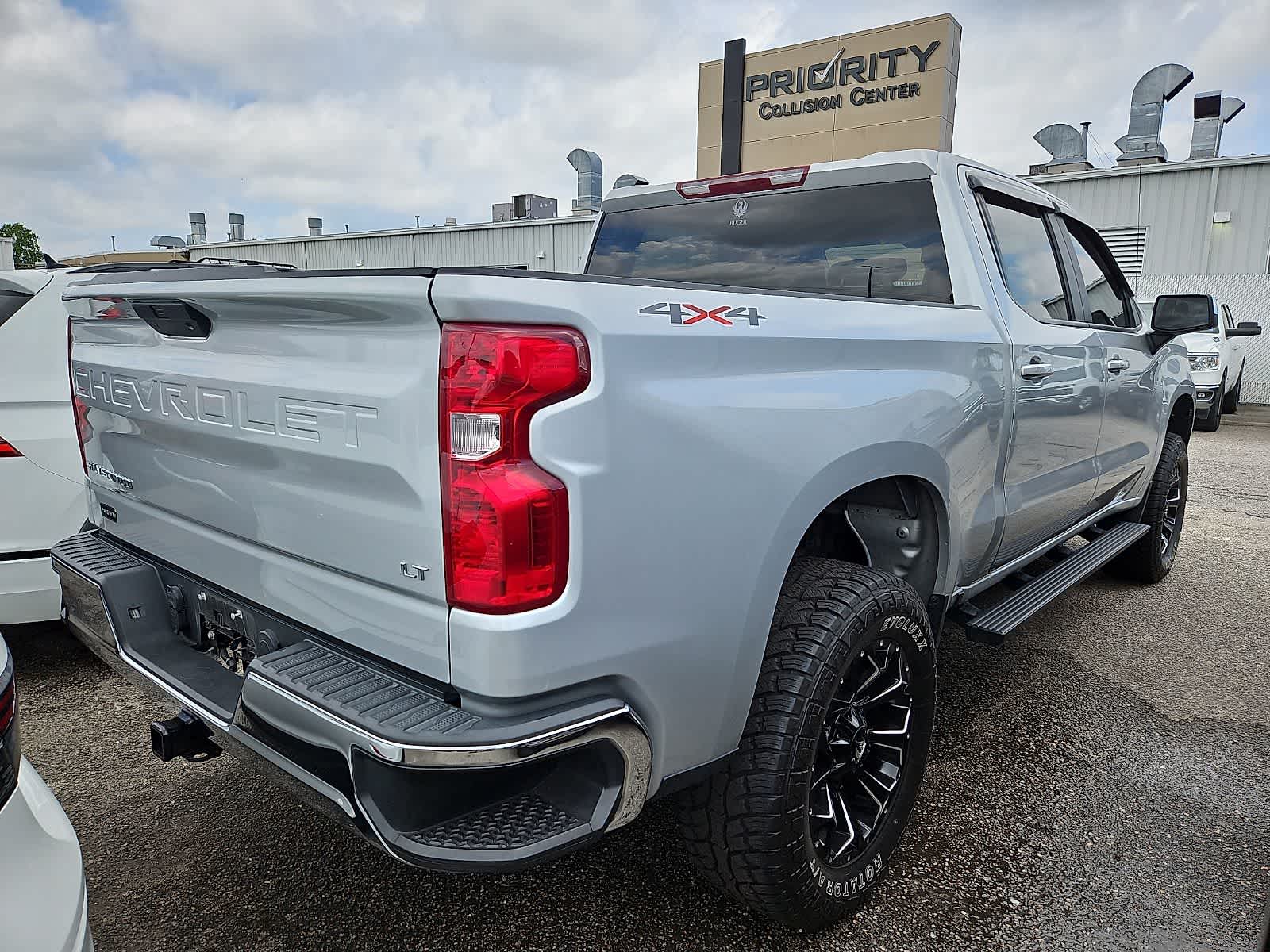 Thumbnail: 2022 Chevrolet Silverado 1500 - 3