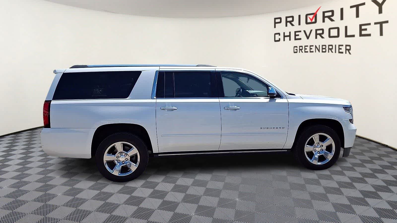 Thumbnail: 2019 Chevrolet Suburban - 9