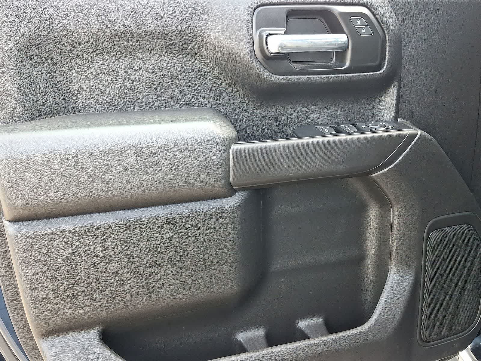 Thumbnail: 2021 Chevrolet Silverado 1500 - 26