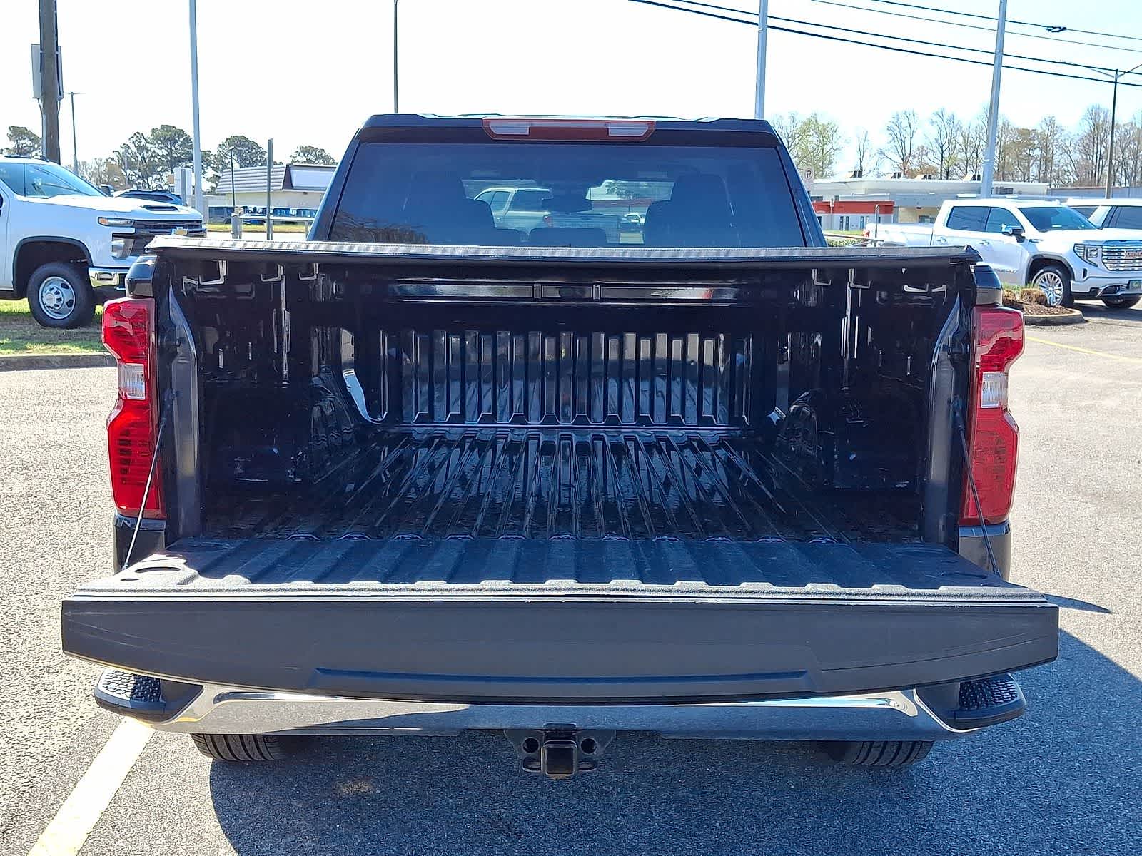 Thumbnail: 2023 Chevrolet Silverado 1500 - 29