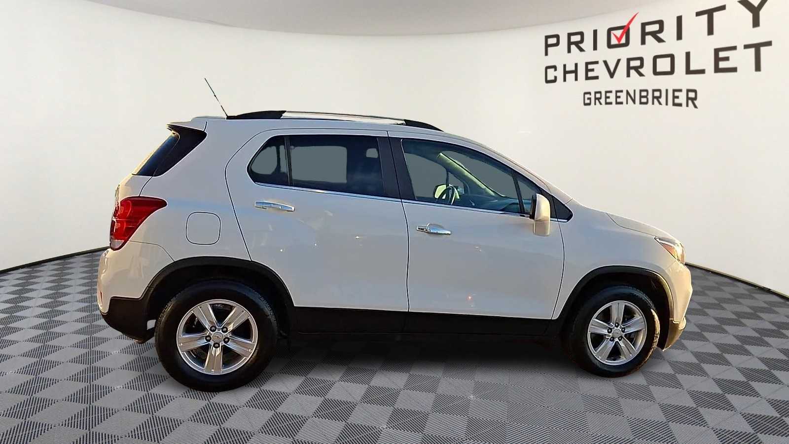 Thumbnail: 2019 Chevrolet Trax - 9