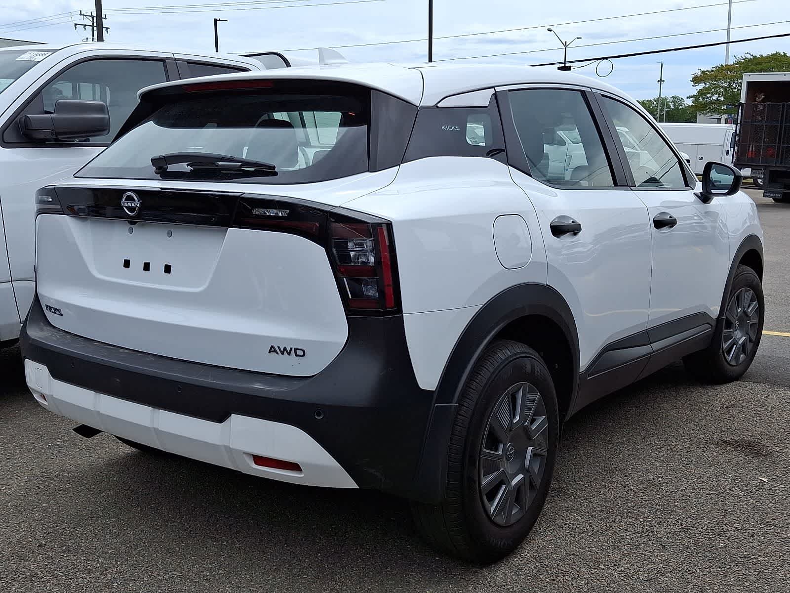 Thumbnail: 2025 Nissan Kicks - 3