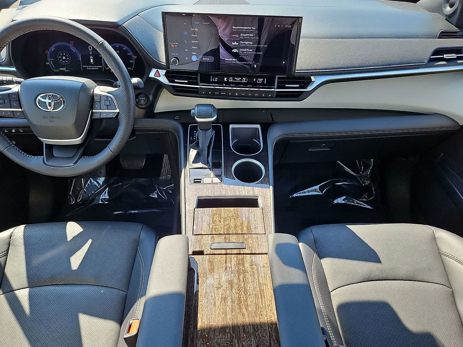 Thumbnail: 2025 Toyota Sienna - 26