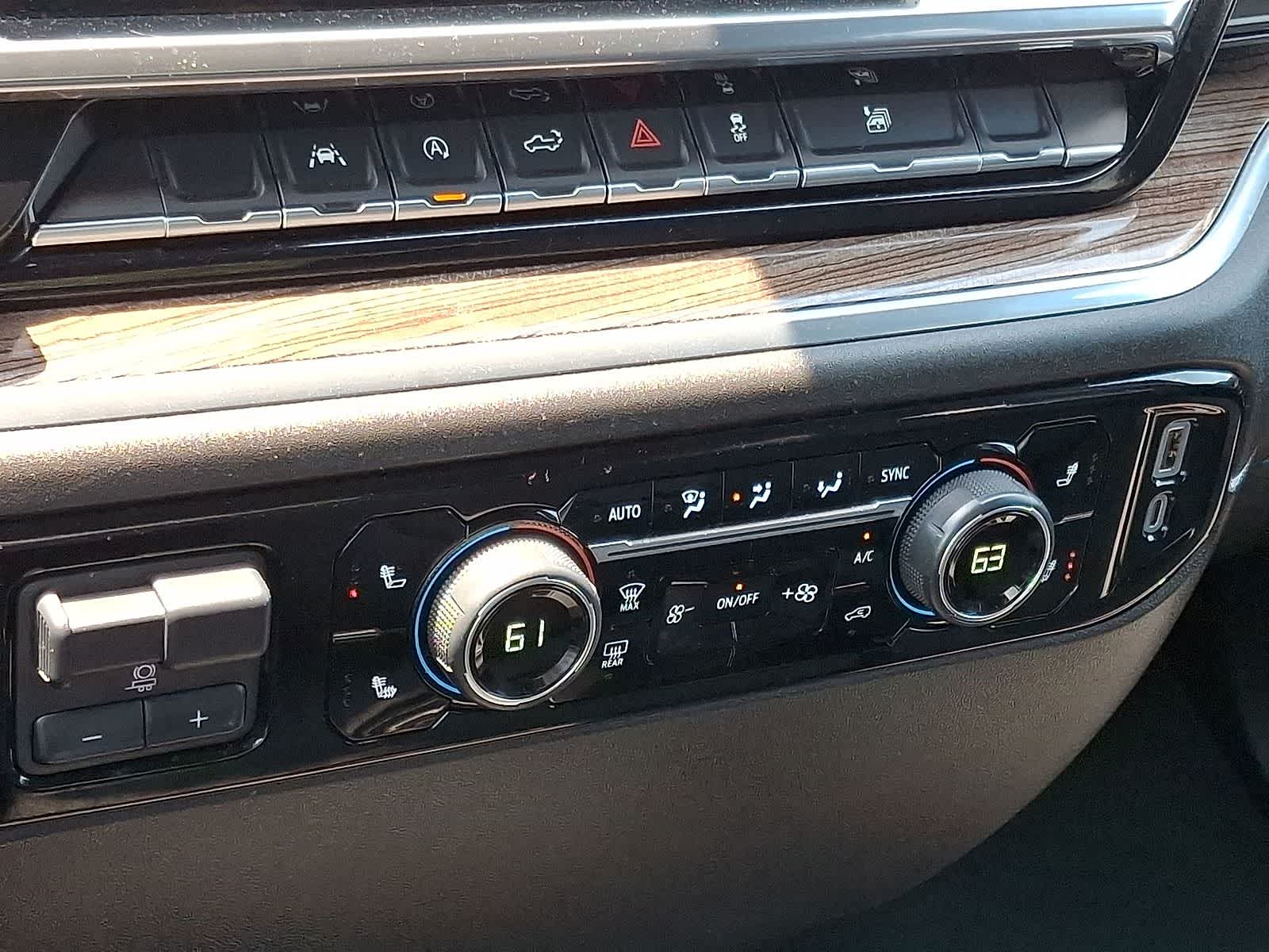 Thumbnail: 2025 Chevrolet Silverado 1500 - 24
