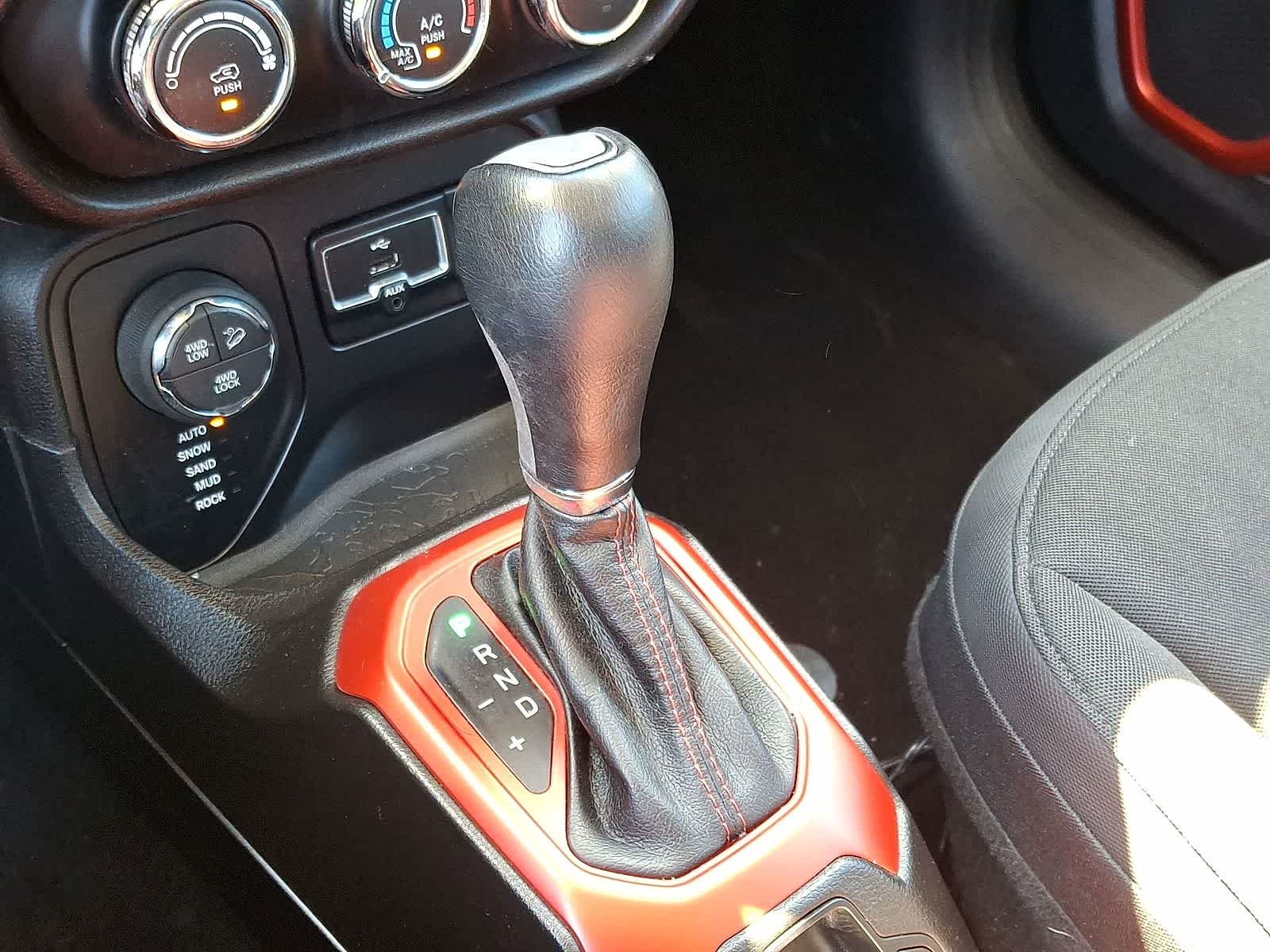 Thumbnail: 2015 Jeep Renegade - 21