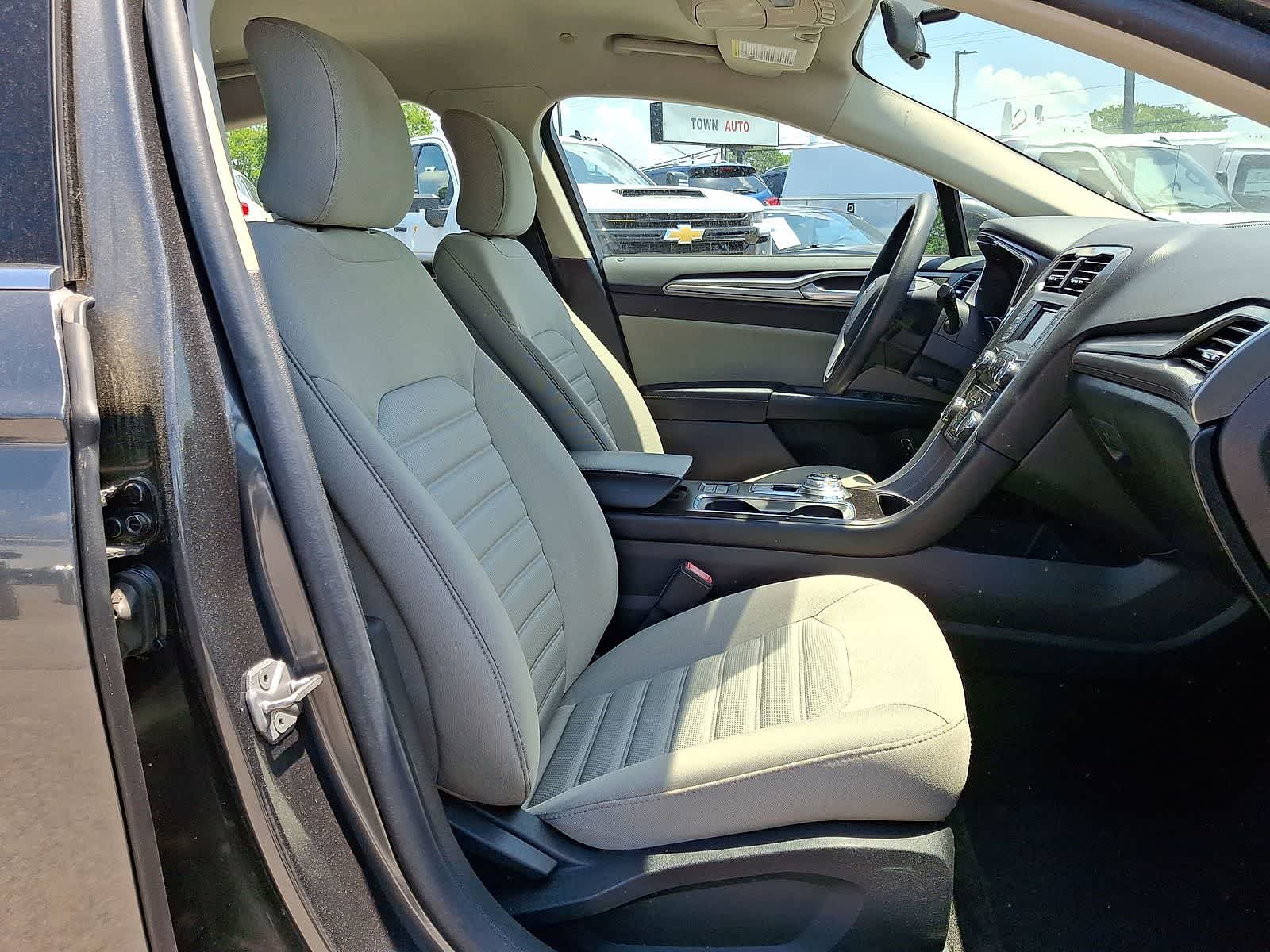 Thumbnail: 2018 Ford Fusion - 31