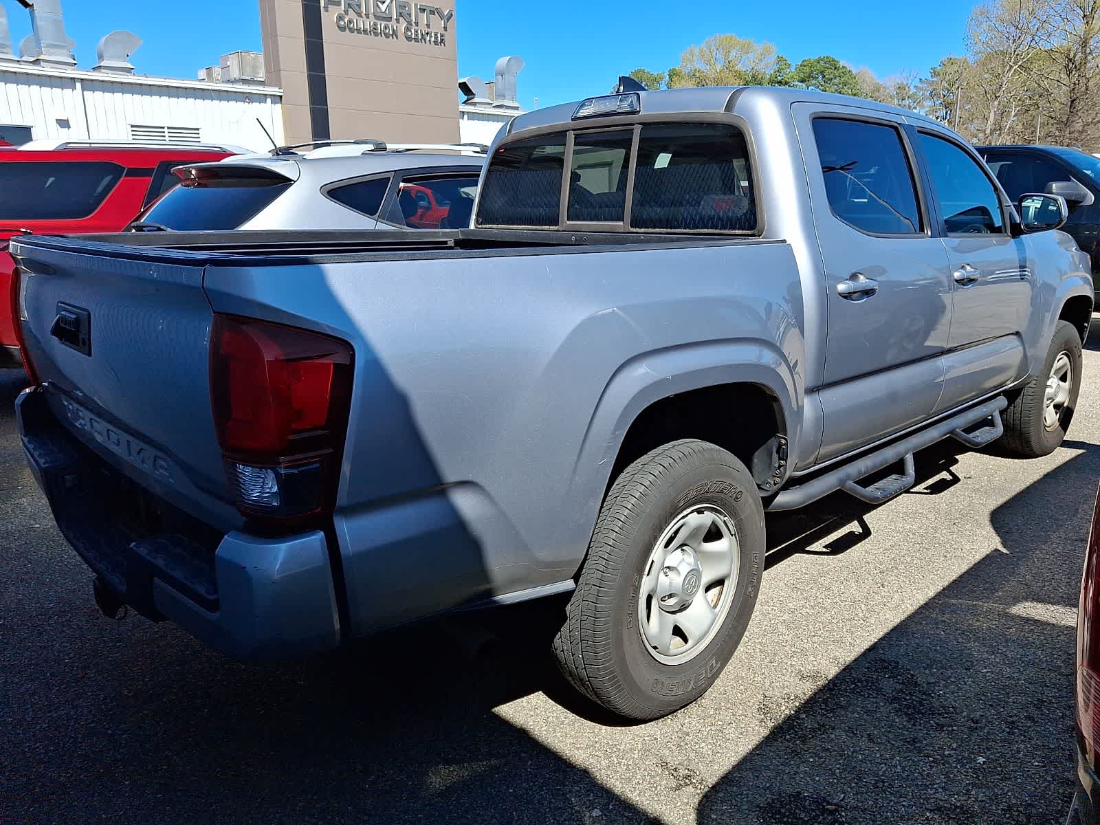 Thumbnail: 2019 Toyota Tacoma - 3
