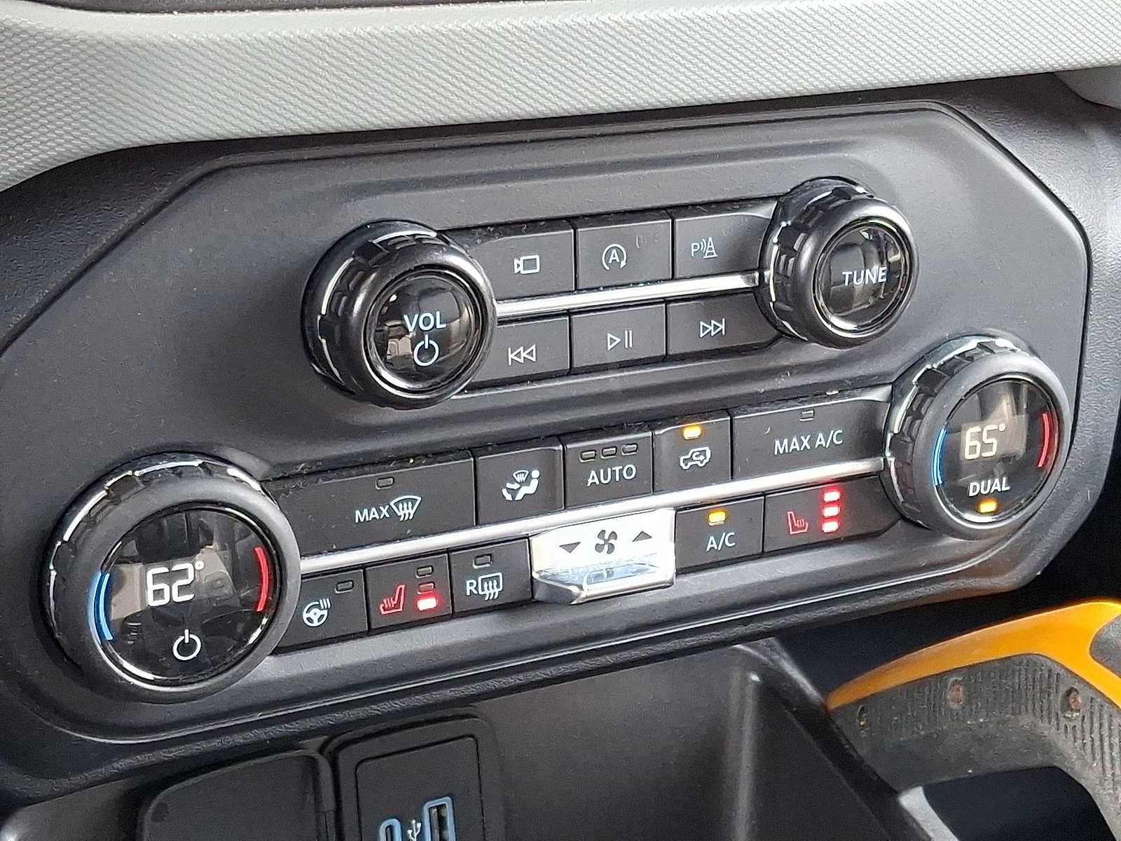 Thumbnail: 2023 Ford Bronco - 24