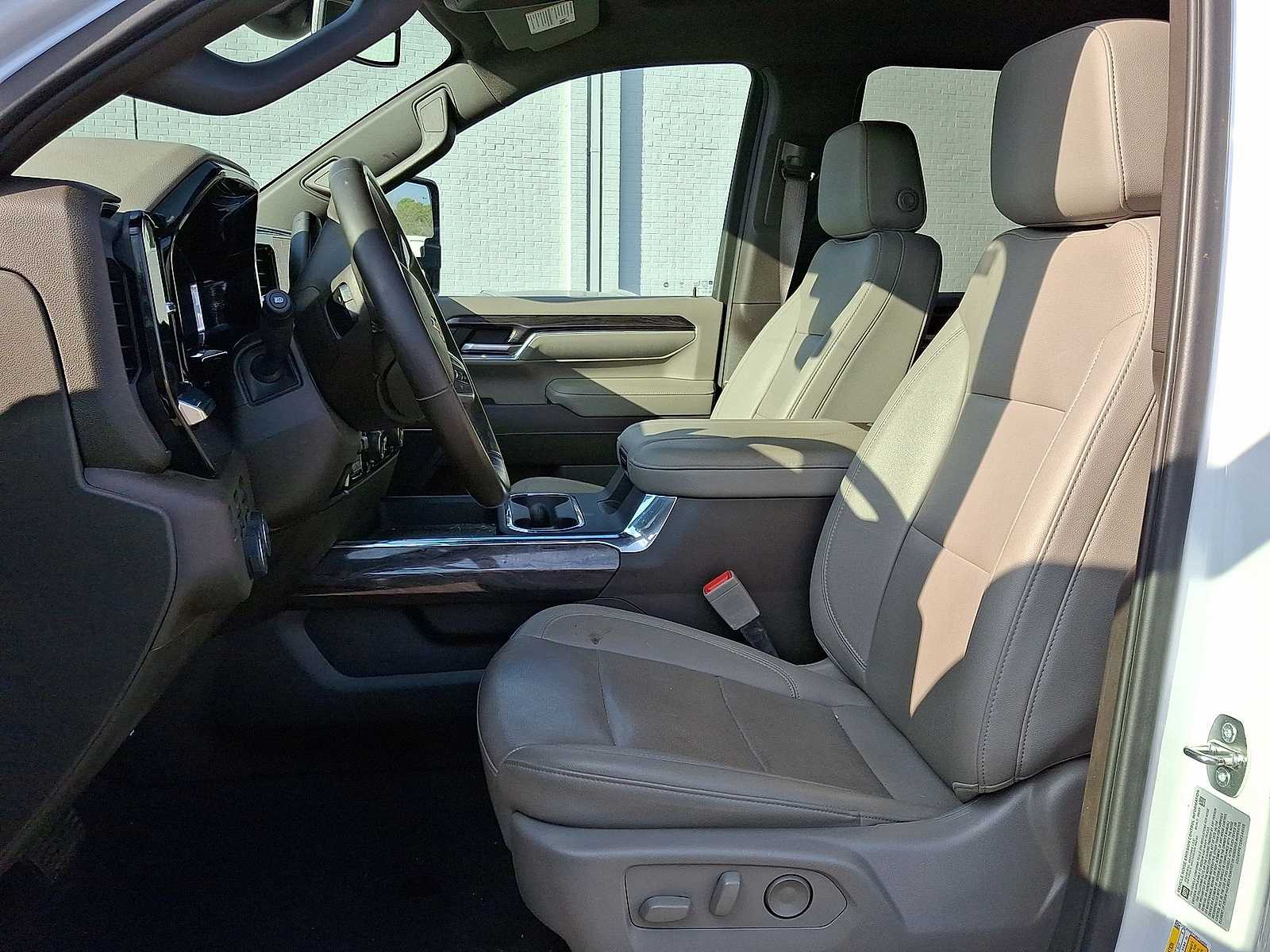 Thumbnail: 2024 Chevrolet Silverado 2500 - 24