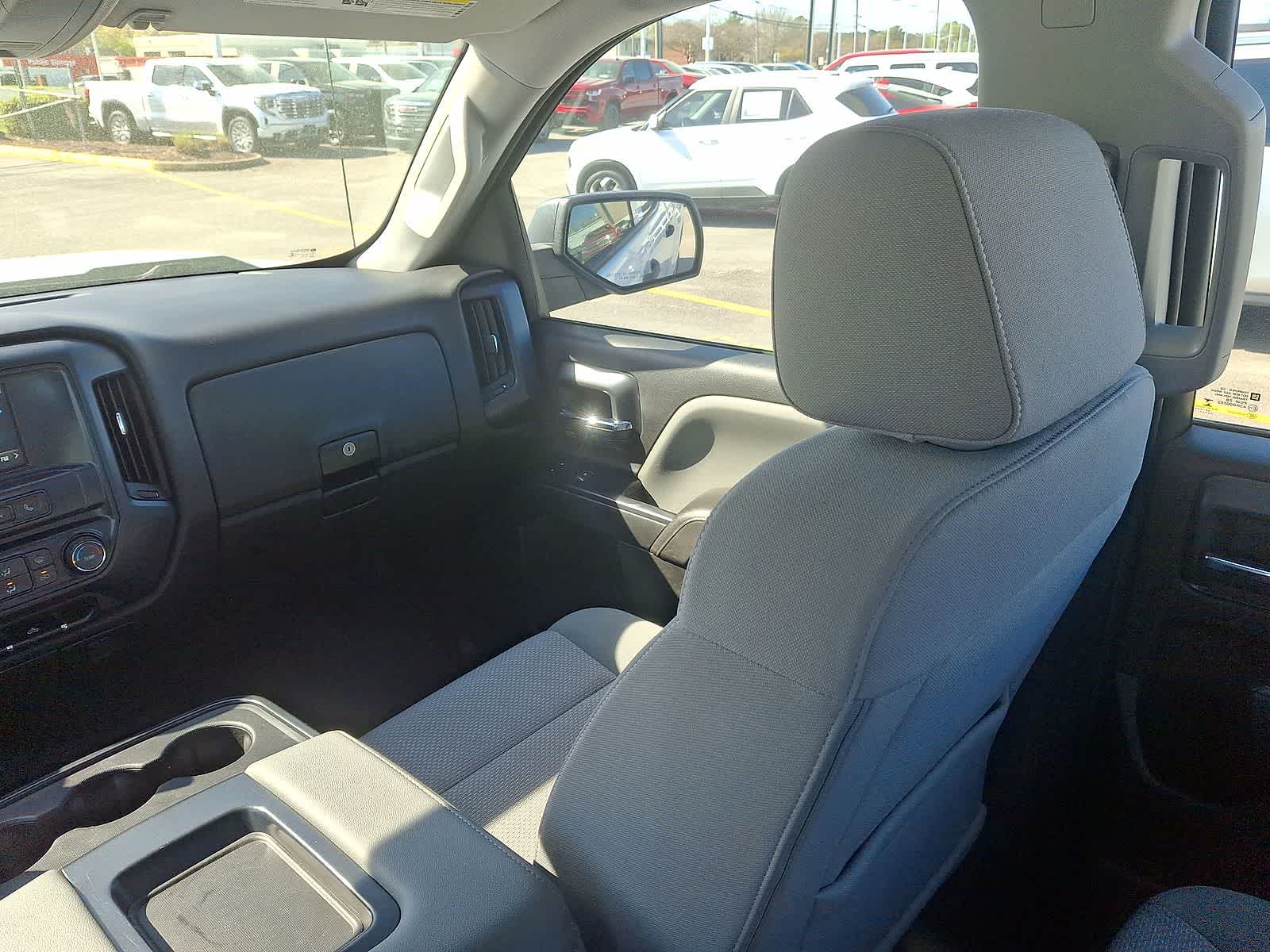 Thumbnail: 2018 Chevrolet Silverado 1500 - 12