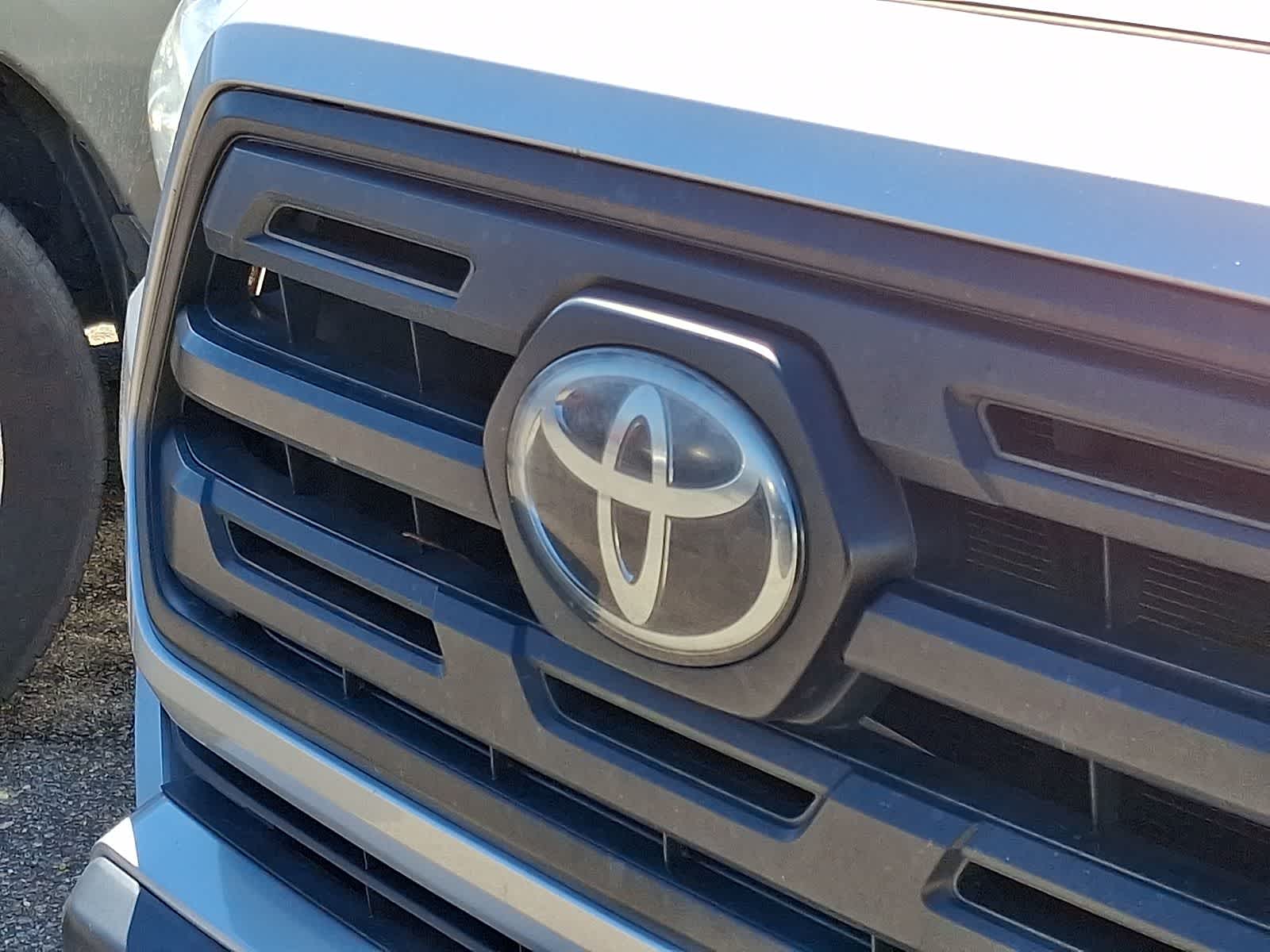 Thumbnail: 2019 Toyota Tacoma - 4