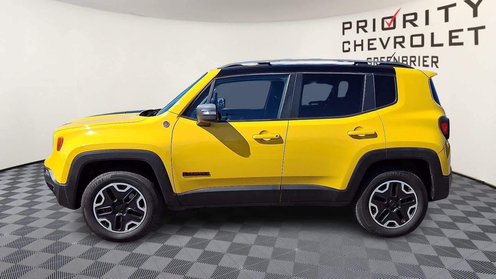 Thumbnail: 2015 Jeep Renegade - 5