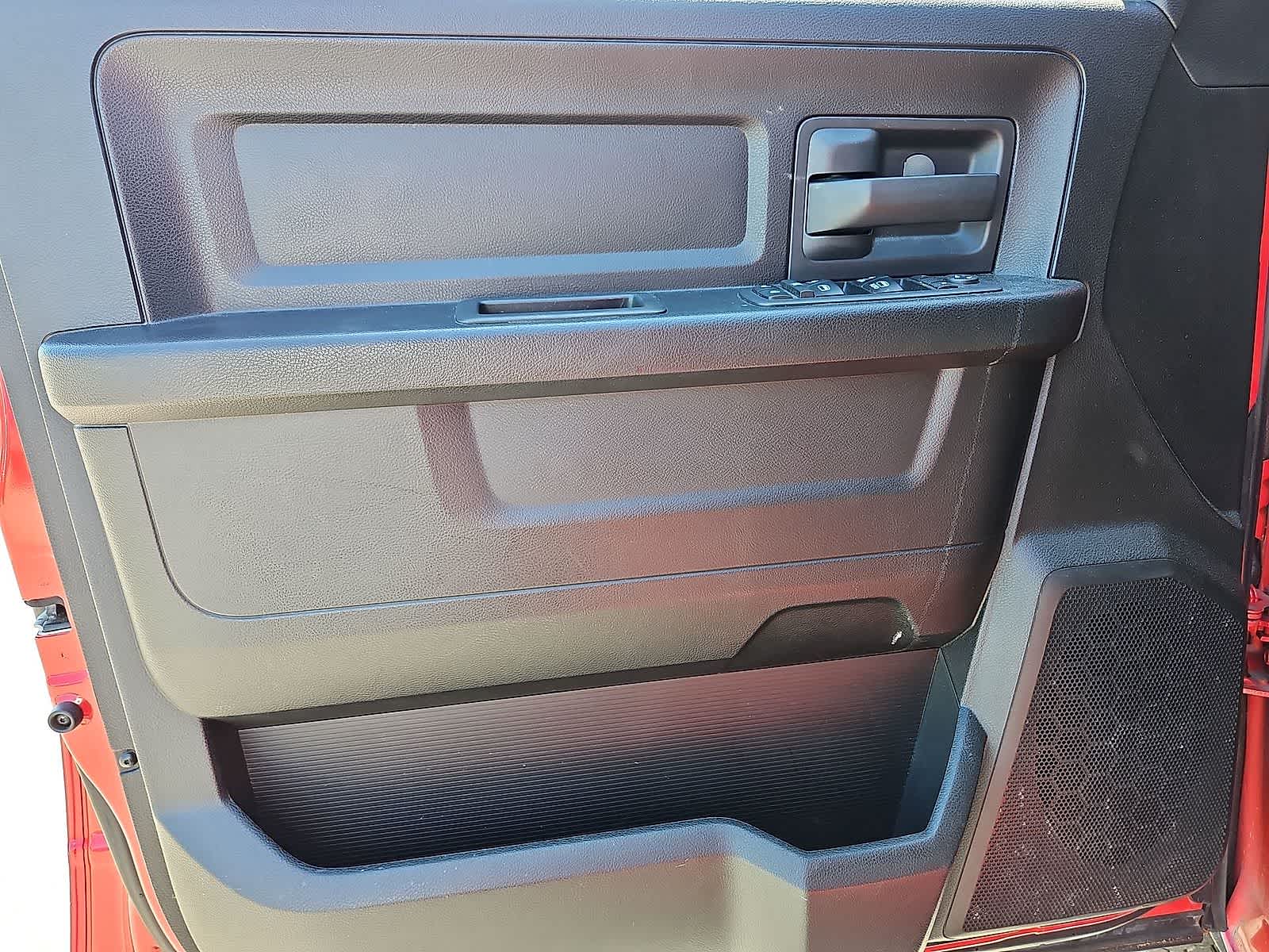 Thumbnail: 2019 RAM 1500 Classic - 26