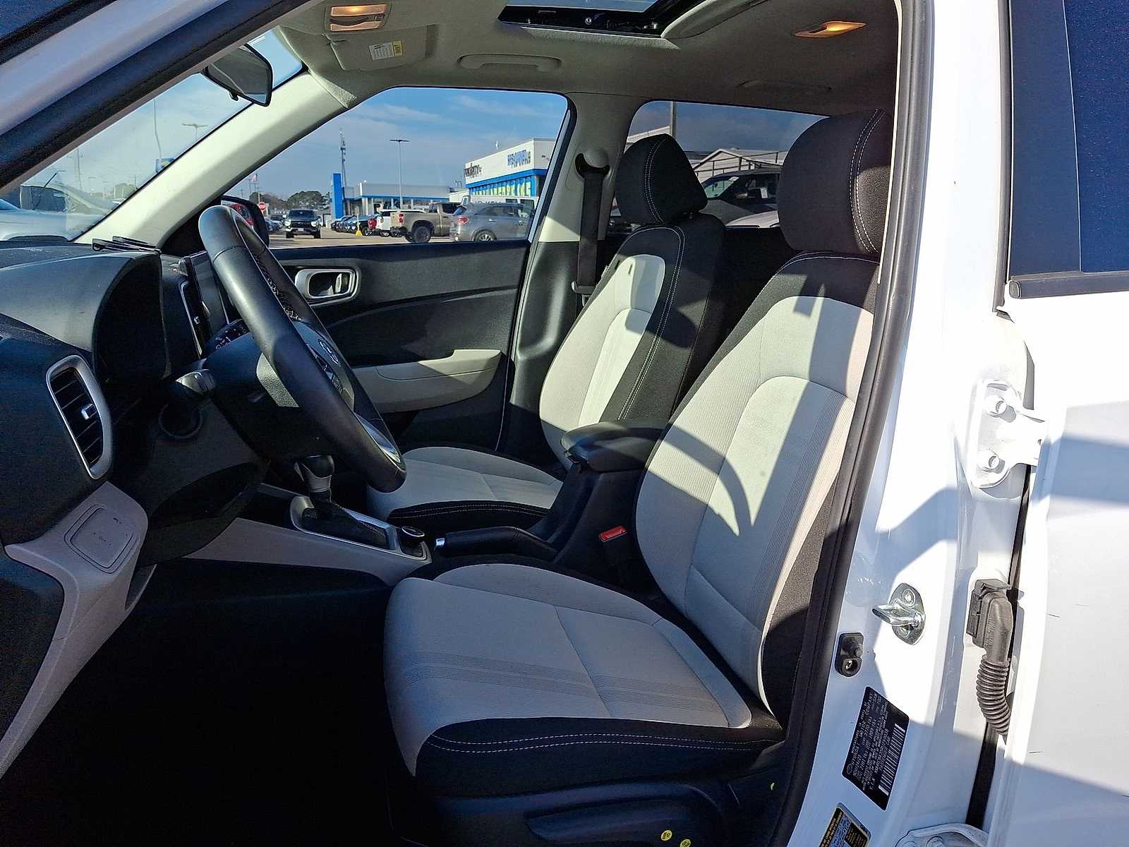 Thumbnail: 2024 Hyundai Venue - 25