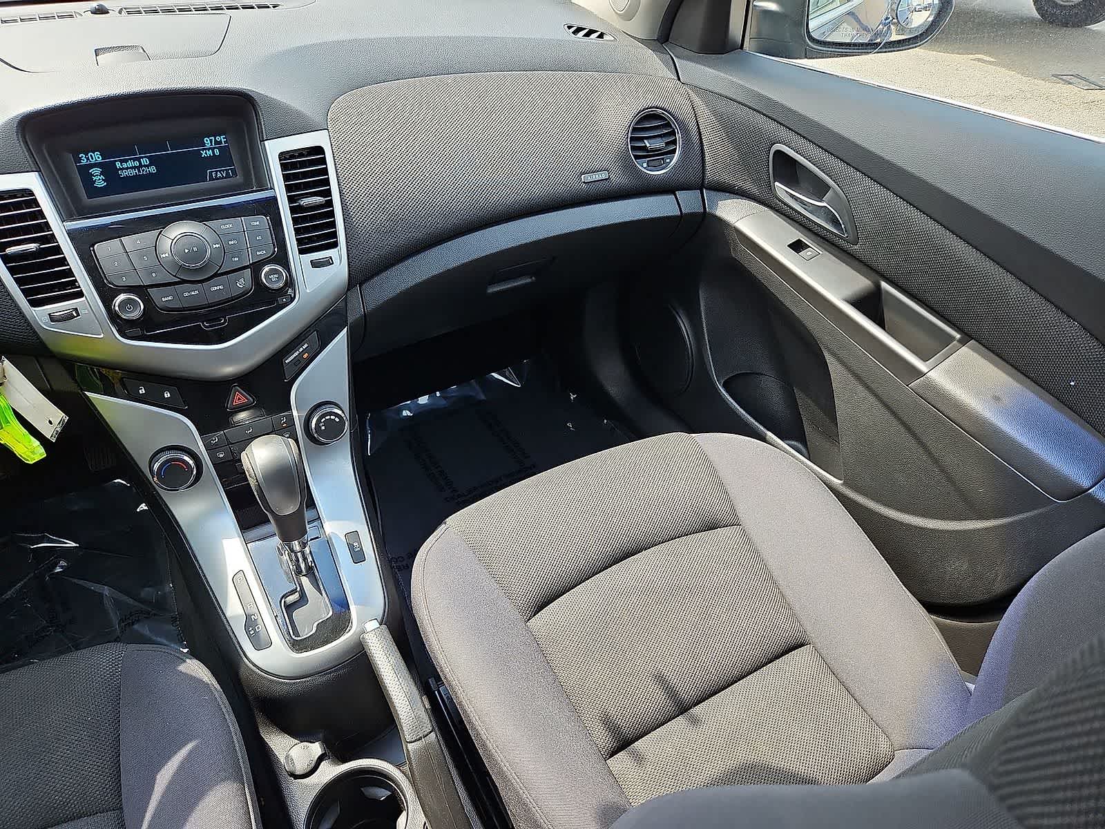 Thumbnail: 2012 Chevrolet Cruze - 11