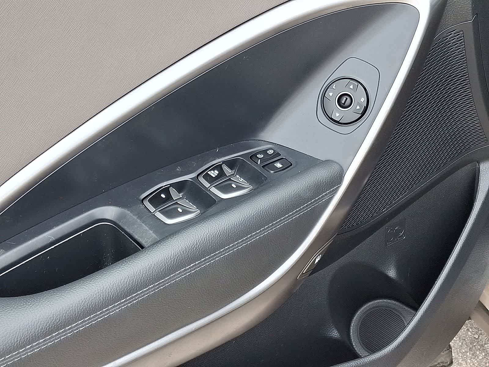 Thumbnail: 2018 Hyundai Santa Fe - 27