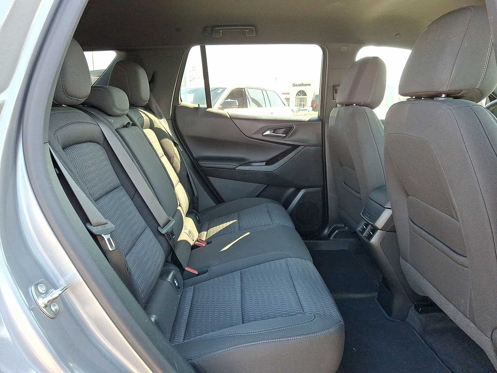 Thumbnail: 2025 Chevrolet Equinox - 31