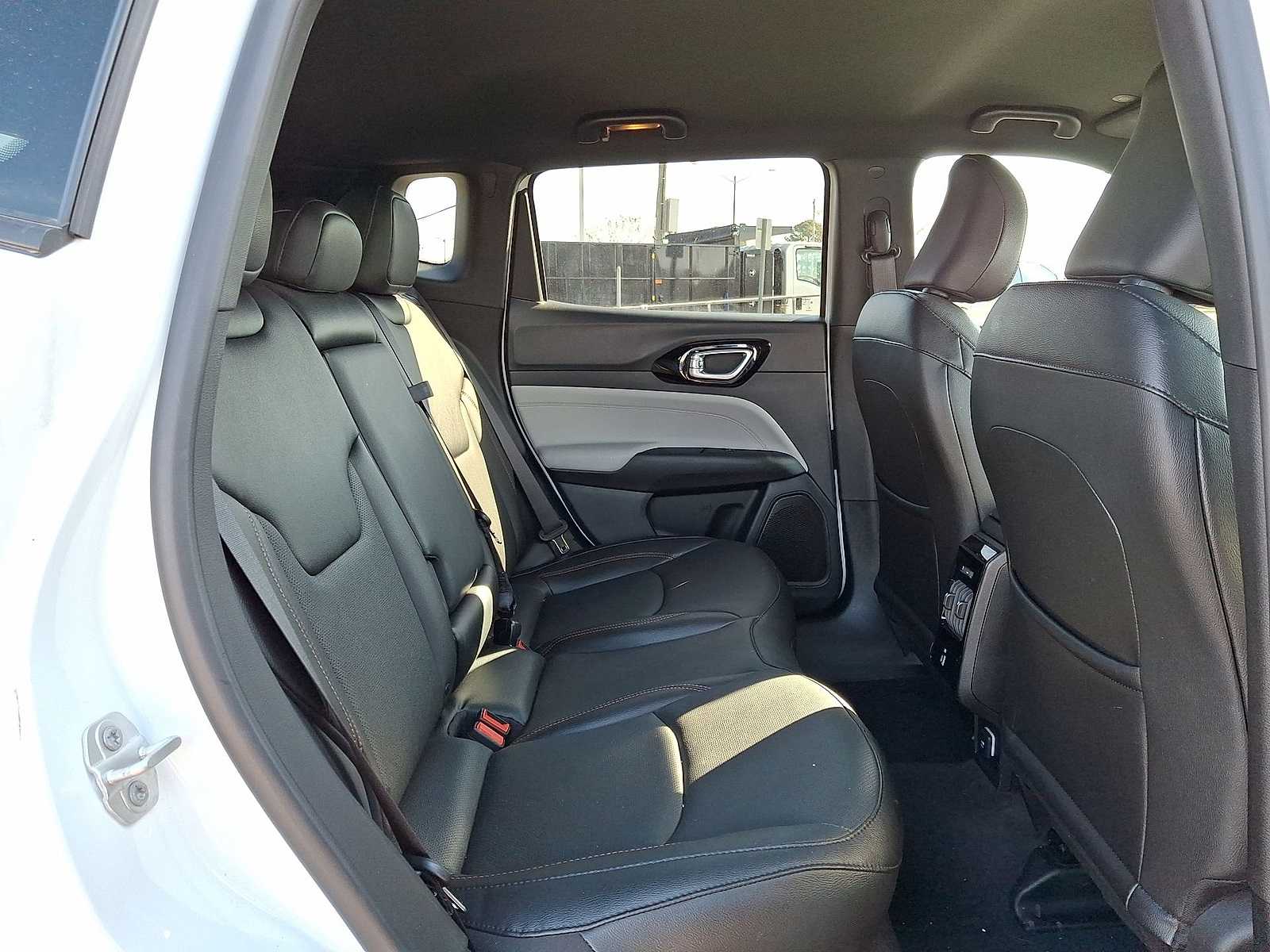 Thumbnail: 2024 Jeep Compass - 32